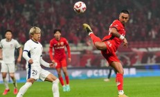 开云体育官网-球场上团结配合的球队实力较量胜出