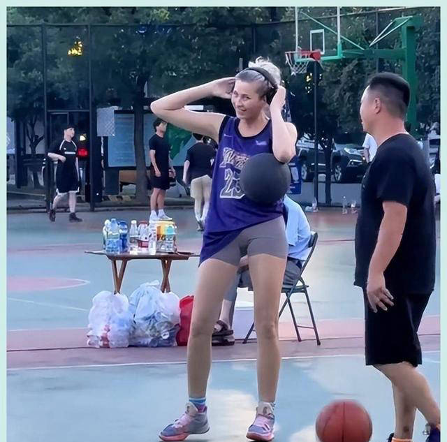 关于俄罗斯篮球明星风采，骄人表现引发热议的信息