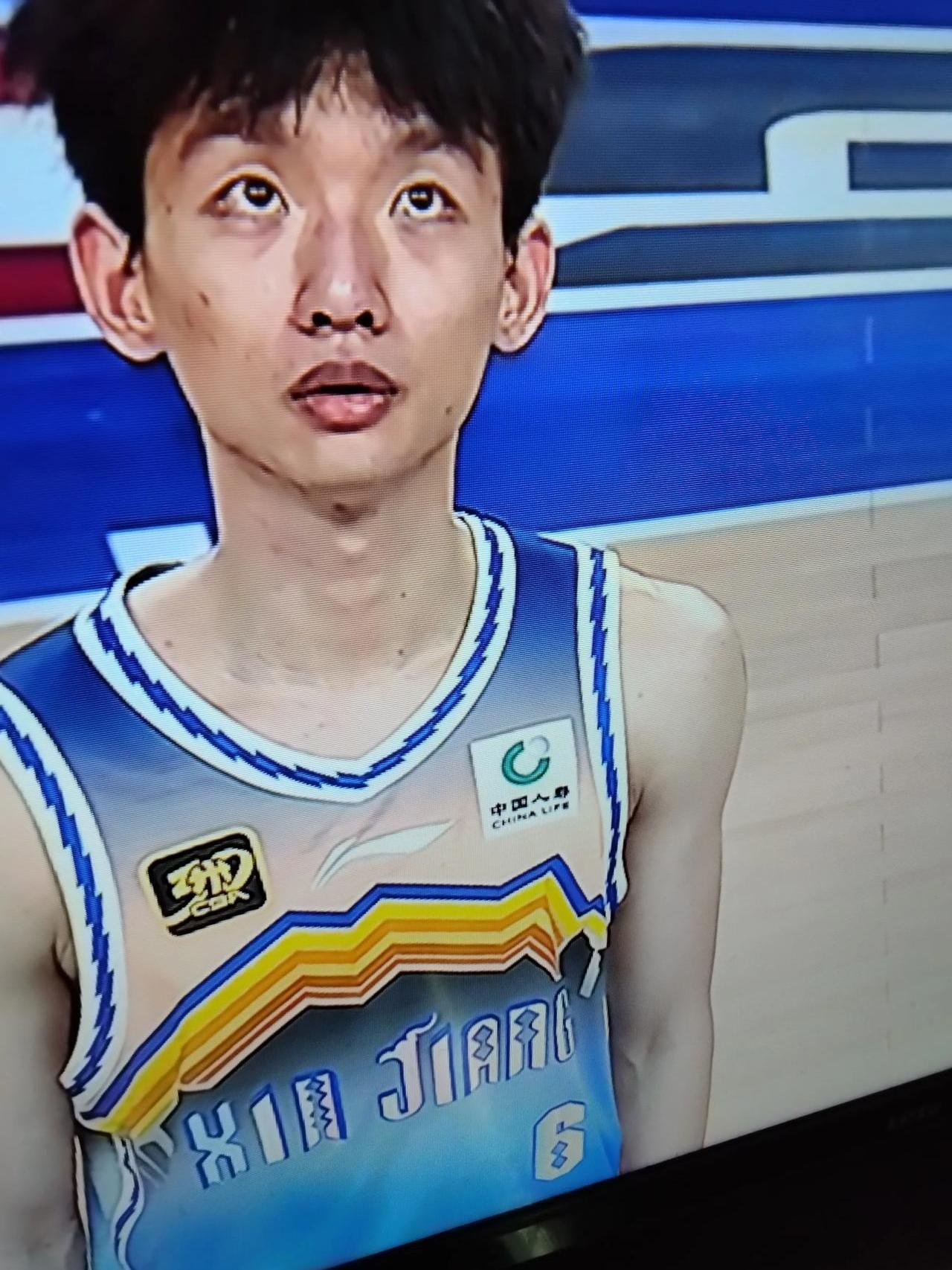 新疆男篮开局遇顺风取得不俗战绩