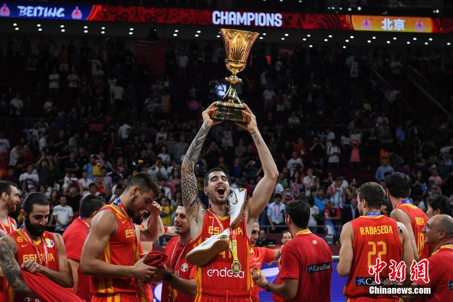 阿根廷篮球代表队再创佳绩，团结合作赢得赞誉