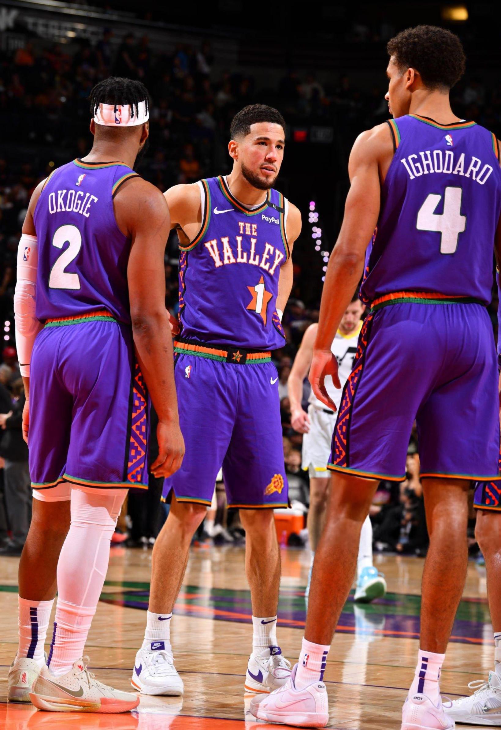 犹他爵士队力克太阳,取得系列赛优势 犹他爵士队力克太阳,取得系列赛优势