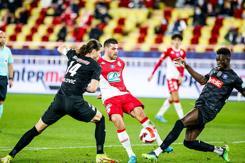 甘冈足球俱乐部稳定发挥,保持不败势头 甘冈足球俱乐部稳定发挥,保持不败势头