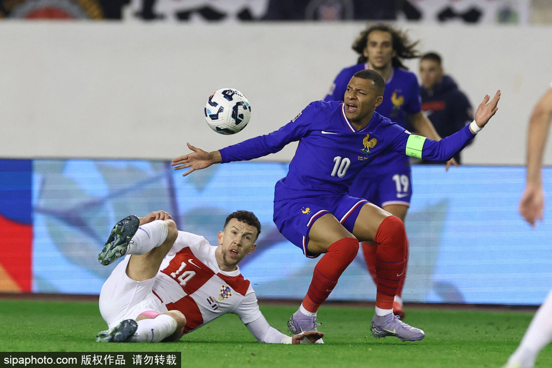 法国球队演绎绝杀,晋级名利双收 法国球队演绎绝杀,晋级名利双收