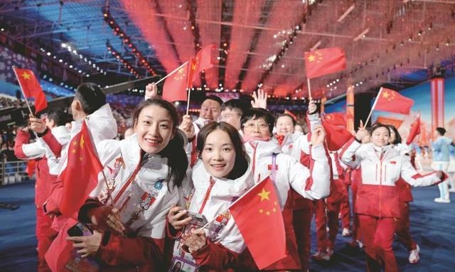 关于亚洲运动会篮球比赛激烈进行,各国选手努力争夺奖牌的信息 关于亚洲运动会篮球比赛激烈进行,各国选手努力争夺奖牌的信息