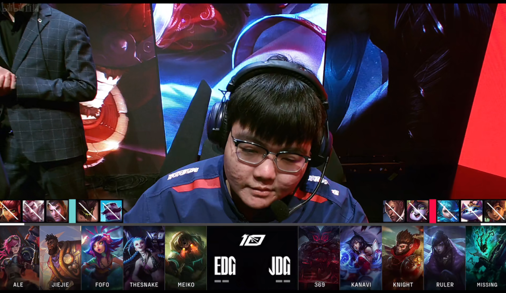 JDG鏖战CLG，Knight团战一打五鏖战多局四强赛，技惊四座的简单介绍