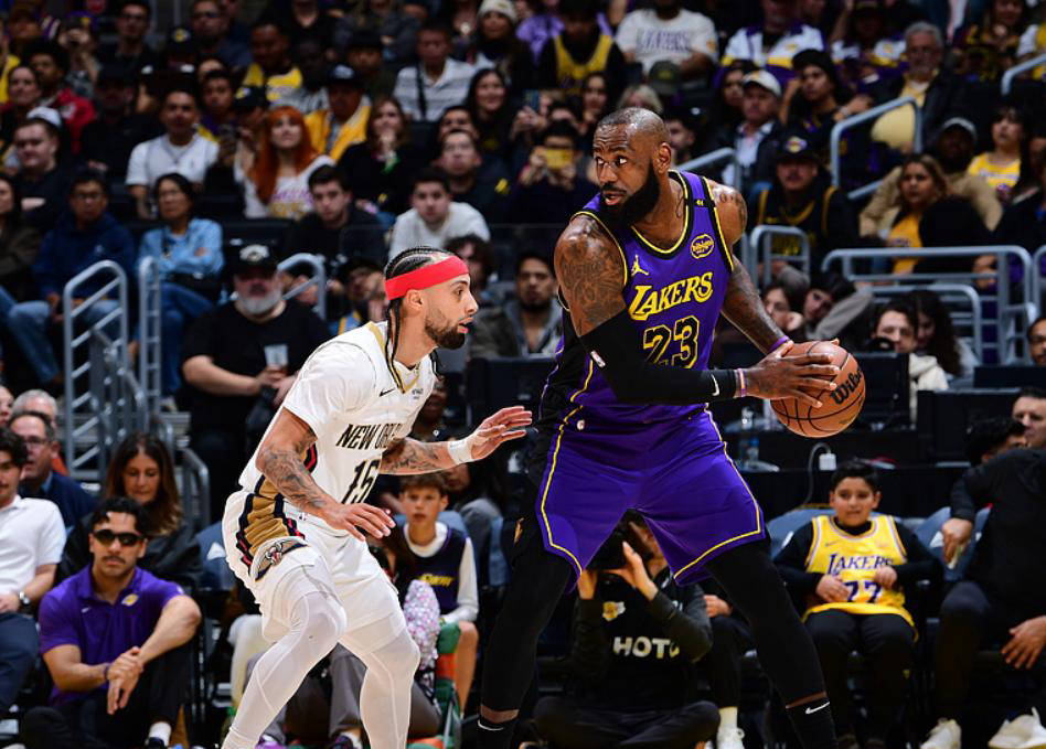 湖人击败爵士，詹姆斯砍下27分