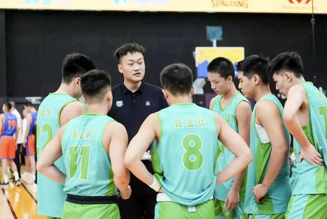 广厦队迎来四川队，激烈角逐将展开