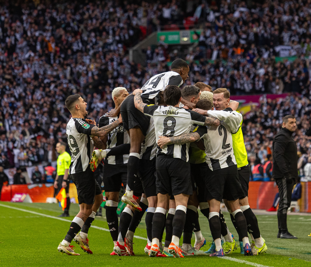 诺里奇城主场大胜纽卡斯尔，保持主场不败纪录