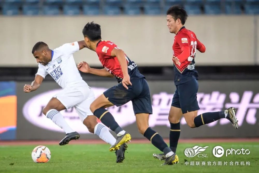 河南建业积极备战，奋勇争取胜利